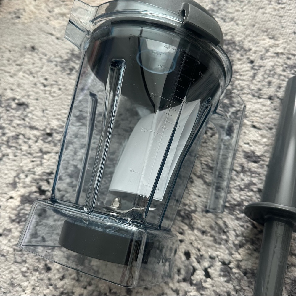 NEW VITAMIX 48 Oz Blender Container + Tamper - Picture 11 of 16